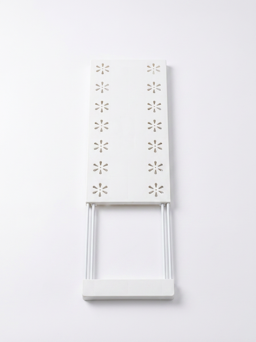 Fixless no-drill freestanding expandable wardrobe shelf in white